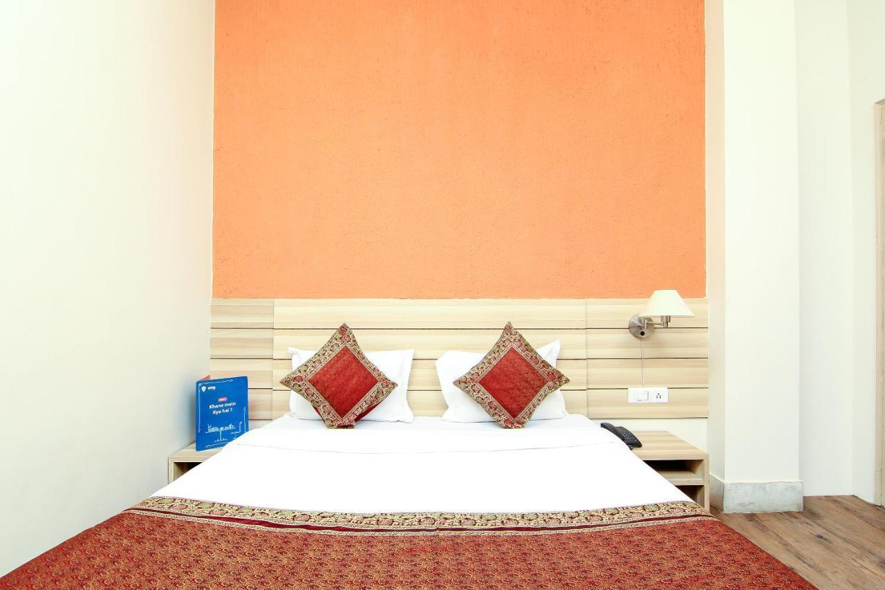 Hotel R B International バラナシ エクステリア 写真
